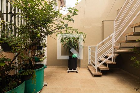 Casa à venda com 207m², 3 quartos e 2 vagas Casa à venda com 207m², 3 quartos e 2 vagasQuintal