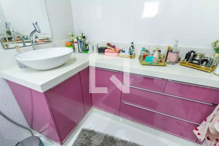 Casa à venda com 235m², 3 quartos e 2 vagasBanheiro da Suíte