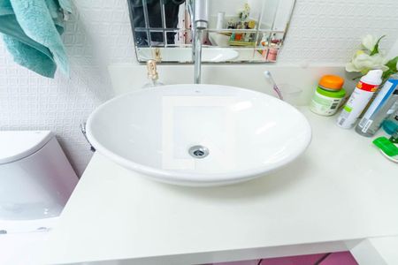 Casa à venda com 235m², 3 quartos e 2 vagasBanheiro da Suíte