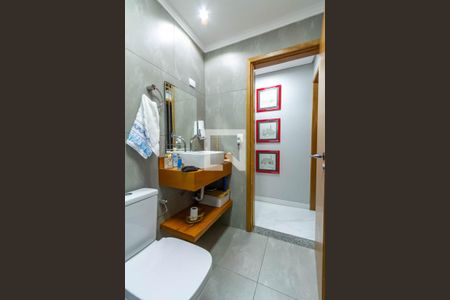 Casa à venda com 235m², 3 quartos e 2 vagasBanheiro Social 2