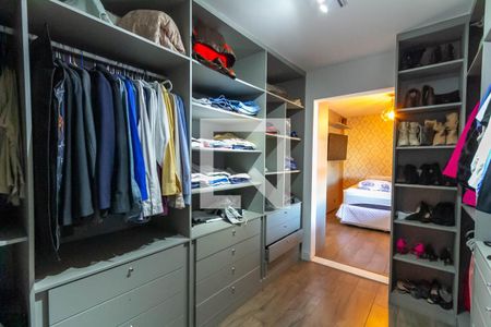 Casa à venda com 235m², 3 quartos e 2 vagasCloset da Suíte