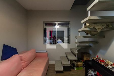 Casa à venda com 235m², 3 quartos e 2 vagasEscritório