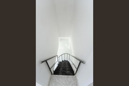 Escada de casa para alugar com 2 quartos, 50m² em Casa Verde Média, São Paulo