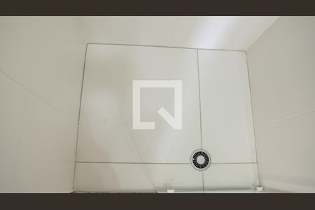 Banheiro de kitnet/studio para alugar com 1 quarto, 21m² em República, São Paulo