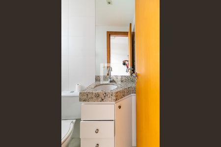 Apartamento à venda com 56m², 2 quartos e 2 vagasBanheiro da Suíte