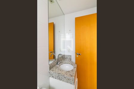 Apartamento à venda com 56m², 2 quartos e 2 vagasBanheiro da Suíte