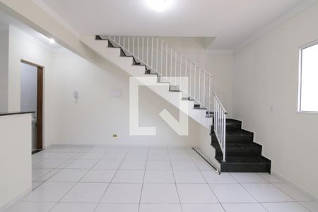 Sala de casa de condomínio para alugar com 2 quartos, 70m² em Vila Uniao (zona Leste), São Paulo