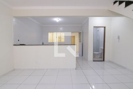 Sala de casa de condomínio para alugar com 2 quartos, 70m² em Vila Uniao (zona Leste), São Paulo