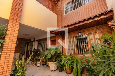 Casa à venda com 100m², 3 quartos e 2 vagasQuintal