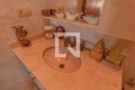 Casa à venda com 100m², 3 quartos e 2 vagasBanheiro