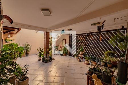 Casa à venda com 100m², 3 quartos e 2 vagasQuintal