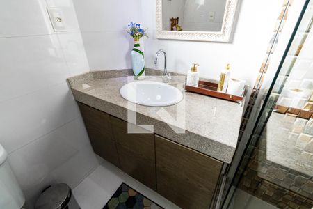 Casa à venda com 250m², 3 quartos e 1 vaga Casa à venda com 250m², 3 quartos e 1 vagaBanheiro do 2° andar