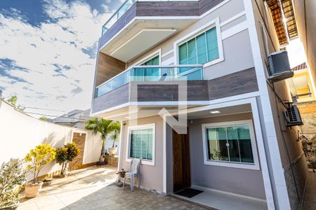 Casa à venda com 250m², 3 quartos e 1 vaga Casa à venda com 250m², 3 quartos e 1 vagaQuintal
