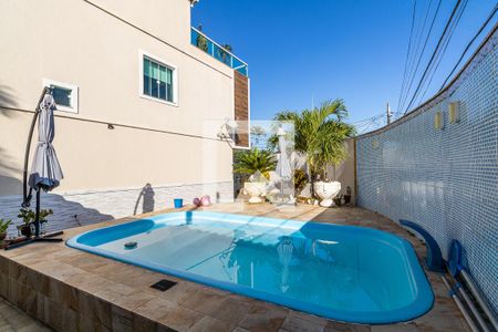 Casa à venda com 250m², 3 quartos e 1 vaga Casa à venda com 250m², 3 quartos e 1 vagaPiscina