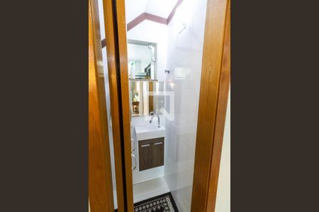 Casa à venda com 250m², 3 quartos e 1 vaga Casa à venda com 250m², 3 quartos e 1 vagaLavabo