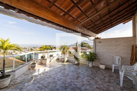 Casa à venda com 250m², 3 quartos e 1 vaga Casa à venda com 250m², 3 quartos e 1 vagaTerraço
