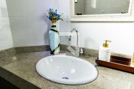 Casa à venda com 250m², 3 quartos e 1 vaga Casa à venda com 250m², 3 quartos e 1 vagaBanheiro do 2° andar