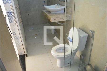 Banheiro de apartamento para alugar com 1 quarto, 60m² em Itapuã, Salvador