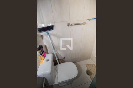 Apartamento à venda com 79m², 2 quartos e 2 vagasBanheiro de Serviço