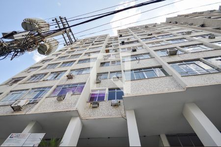 Apartamento à venda com 80m², 2 quartos e 1 vaga Apartamento à venda com 80m², 2 quartos e 1 vagaFachada