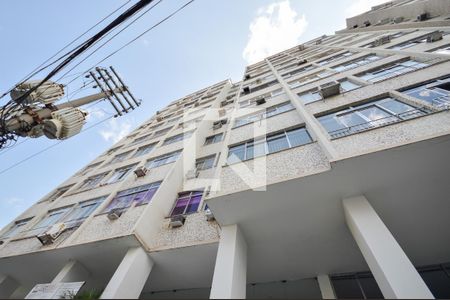 Apartamento à venda com 80m², 2 quartos e 1 vaga Apartamento à venda com 80m², 2 quartos e 1 vagaFachada