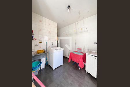 Casa à venda com 300m², 5 quartos e 4 vagasÁrea de Serviço