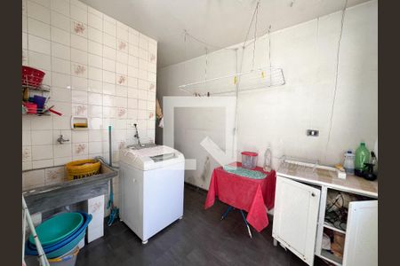 Casa à venda com 300m², 5 quartos e 4 vagasÁrea de Serviço