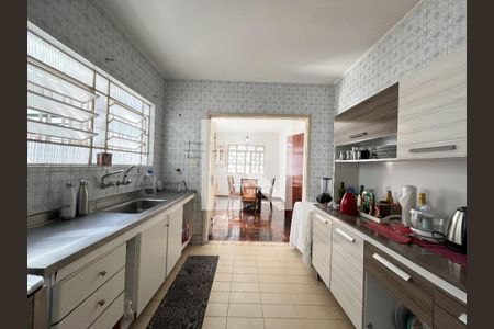 Casa à venda com 300m², 5 quartos e 4 vagasCozinha