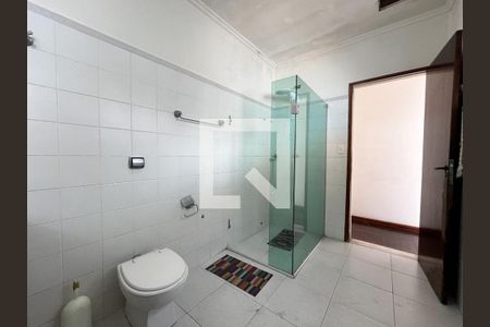 Casa à venda com 300m², 5 quartos e 4 vagasBanheiro Corredor