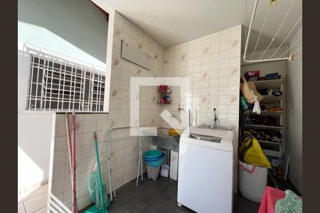Casa à venda com 300m², 5 quartos e 4 vagasÁrea de Serviço