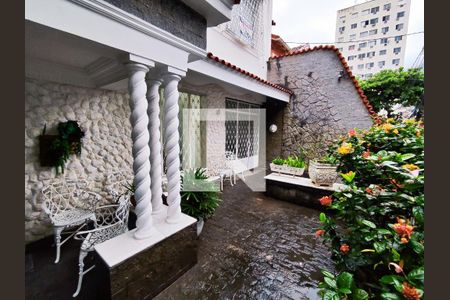 Casa de condomínio à venda com 300m², 4 quartos e 3 vagasVaranda