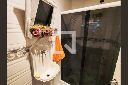 Casa de condomínio à venda com 300m², 4 quartos e 3 vagasBanheiro