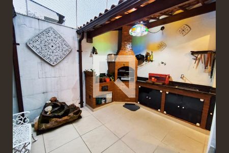 Casa de condomínio à venda com 300m², 4 quartos e 3 vagasÁrea gourmet