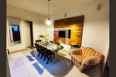 Casa de condomínio à venda com 300m², 4 quartos e 3 vagasSala de Jantar