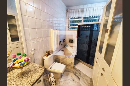 Casa de condomínio à venda com 300m², 4 quartos e 3 vagasBanheiro do Quarto 3