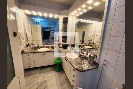 Casa de condomínio à venda com 300m², 4 quartos e 3 vagasBanheiro do Quarto 3