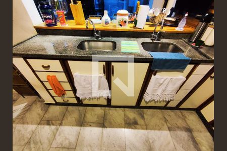 Casa de condomínio à venda com 300m², 4 quartos e 3 vagasCozinha - Torneira