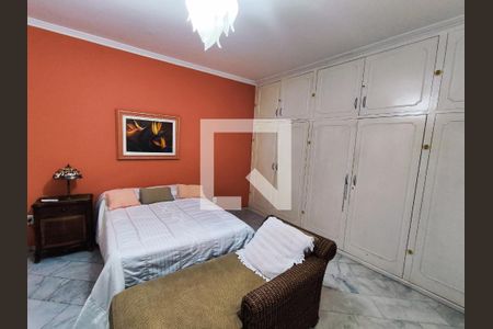 Casa de condomínio à venda com 300m², 4 quartos e 3 vagasQuarto 3 - Armários