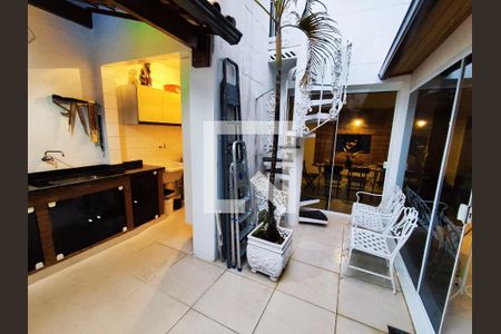 Casa de condomínio à venda com 300m², 4 quartos e 3 vagasÁrea gourmet