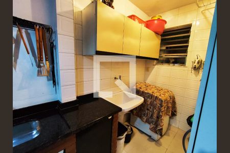 Casa de condomínio à venda com 300m², 4 quartos e 3 vagasÁrea de Serviço