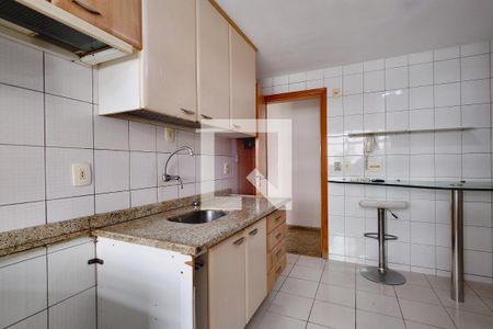 Apartamento à venda com 82m², 2 quartos e 1 vagaCozinha - Armários