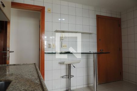Apartamento à venda com 82m², 2 quartos e 1 vagaCozinha - Armários