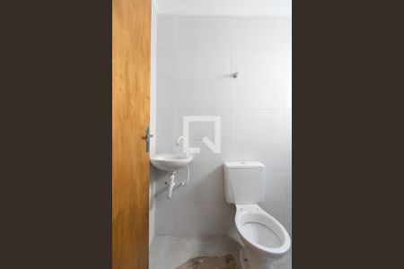 Casa de condomínio para alugar com 65m², 2 quartos e 1 vagaBanheiro da Suíte 2 