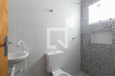 Casa de condomínio para alugar com 65m², 2 quartos e 1 vagaBanheiro da Suíte 2 