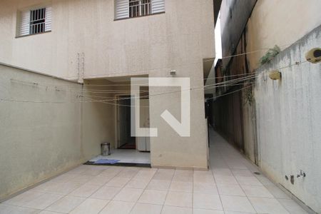 Casa à venda com 178m², 3 quartos e 4 vagasFundos da casa