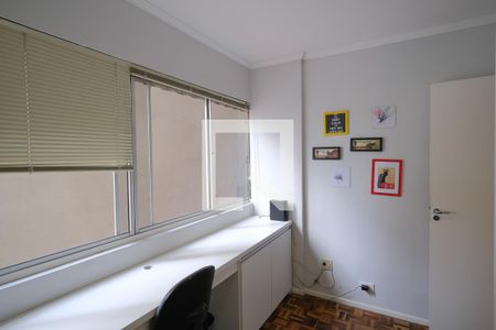 Quarto 1 de apartamento para alugar com 2 quartos, 52m² em Água Verde, Curitiba