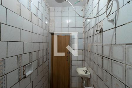 Banheiro de casa para alugar com 1 quarto, 24m² em Vila Sabrina, São Paulo
