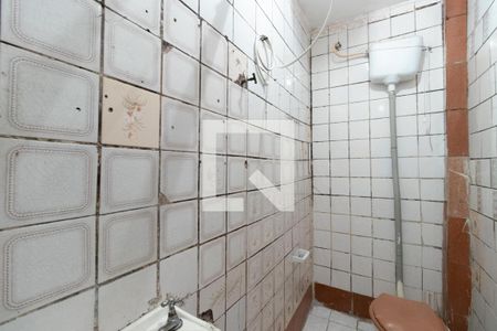 Banheiro de casa para alugar com 1 quarto, 24m² em Vila Sabrina, São Paulo