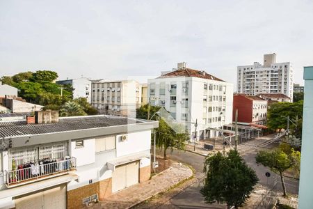 Vista da Sala de apartamento para alugar com 3 quartos, 96m² em São Sebastião, Porto Alegre