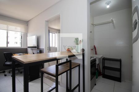 Apartamento à venda com 33m², 1 quarto e 1 vaga Apartamento à venda com 33m², 1 quarto e 1 vagaCozinha e Área de Serviço